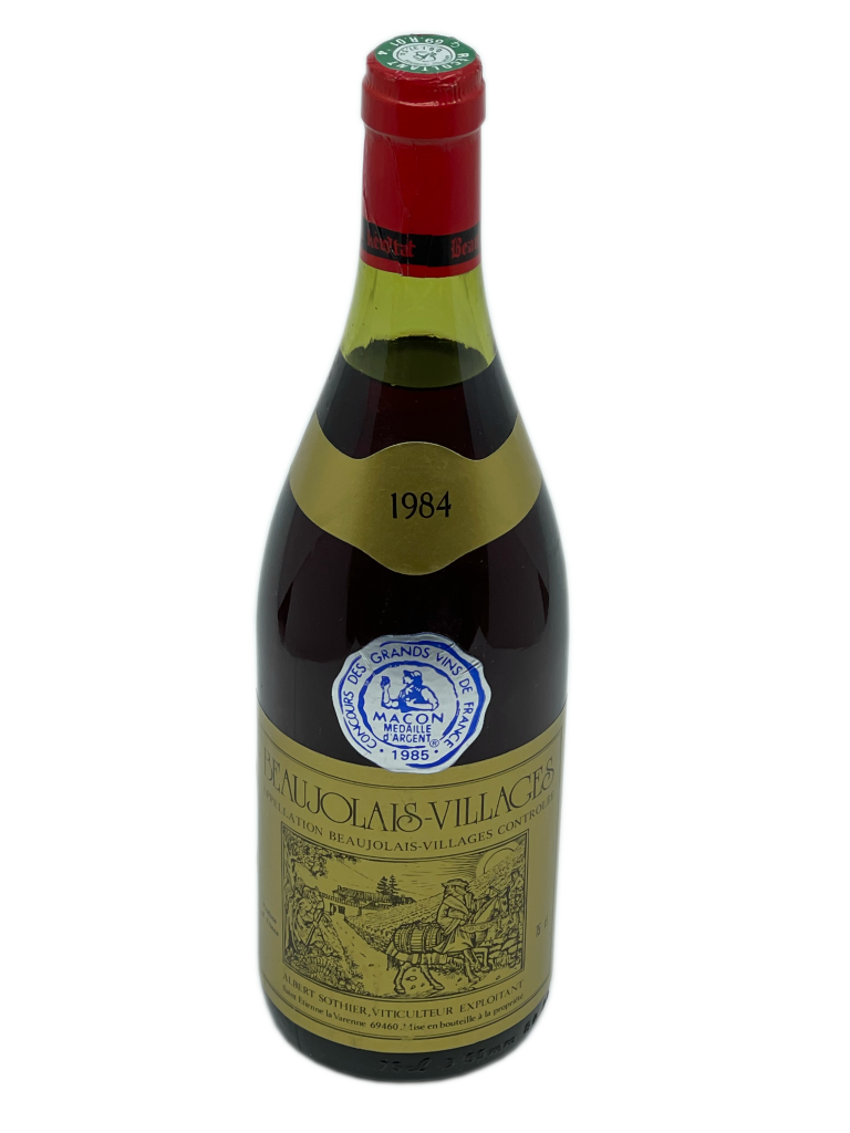 Beaujolais village nouveau élevé savoir faire tradition cuvée terroir domaine vin rouge garde structuré fraîcheur fruité cépage gamay caractéristique millésime robe rubis profond franc nez bouche aromatique arômes fruits rouges équilibré matière riche tanin framboise cassis cerise mûrs compotée cuits âge longueur médaille argent concours grands vins mâcon
